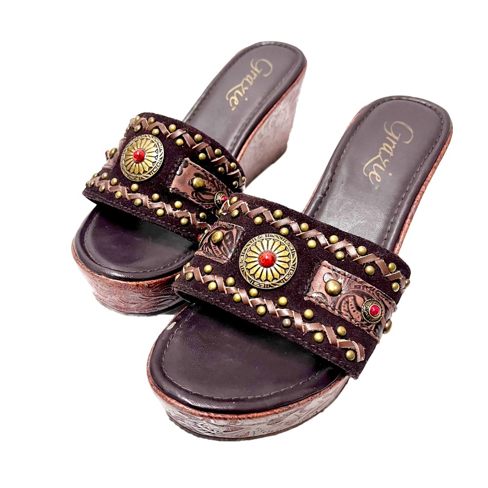 Gracie Wedged Studded Sandals Size 9